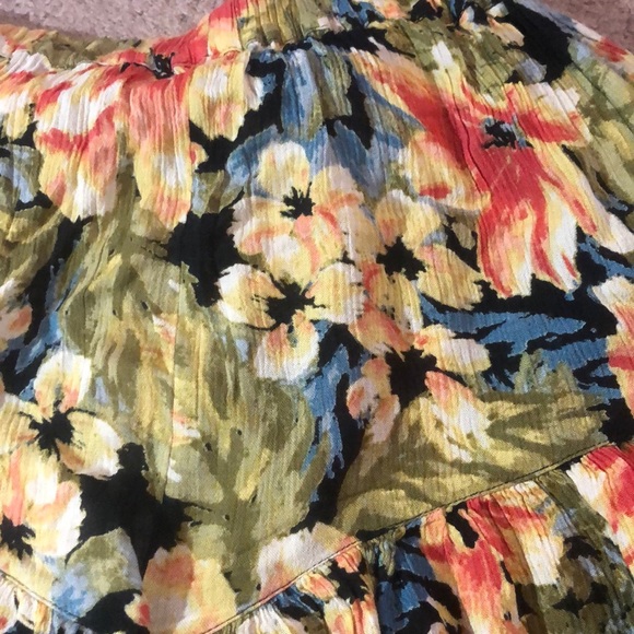 Billabong Ruffle Shorts - Picture 2 of 3